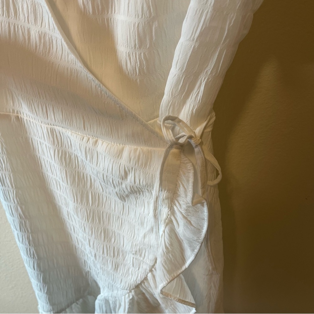 WHITE WRAP DRESS 🦢 - Picture 3 of 4